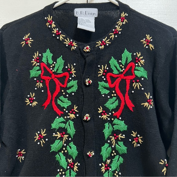 Christmas Sweater Embroidered Cardigan Size Medium Cotton Blend Black Red Green - Picture 2 of 11